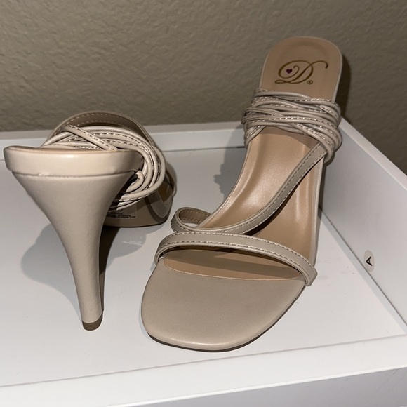 Delicious Shoes- Tan Wrap Heels - Picture 2 of 5
